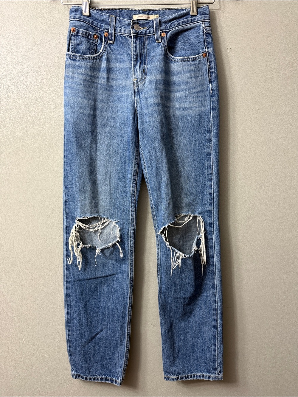 Levis low pro straight Women’s Distressed High-Rise Blue Jeans 24